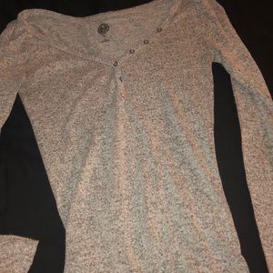 Long sleeve knit shirt